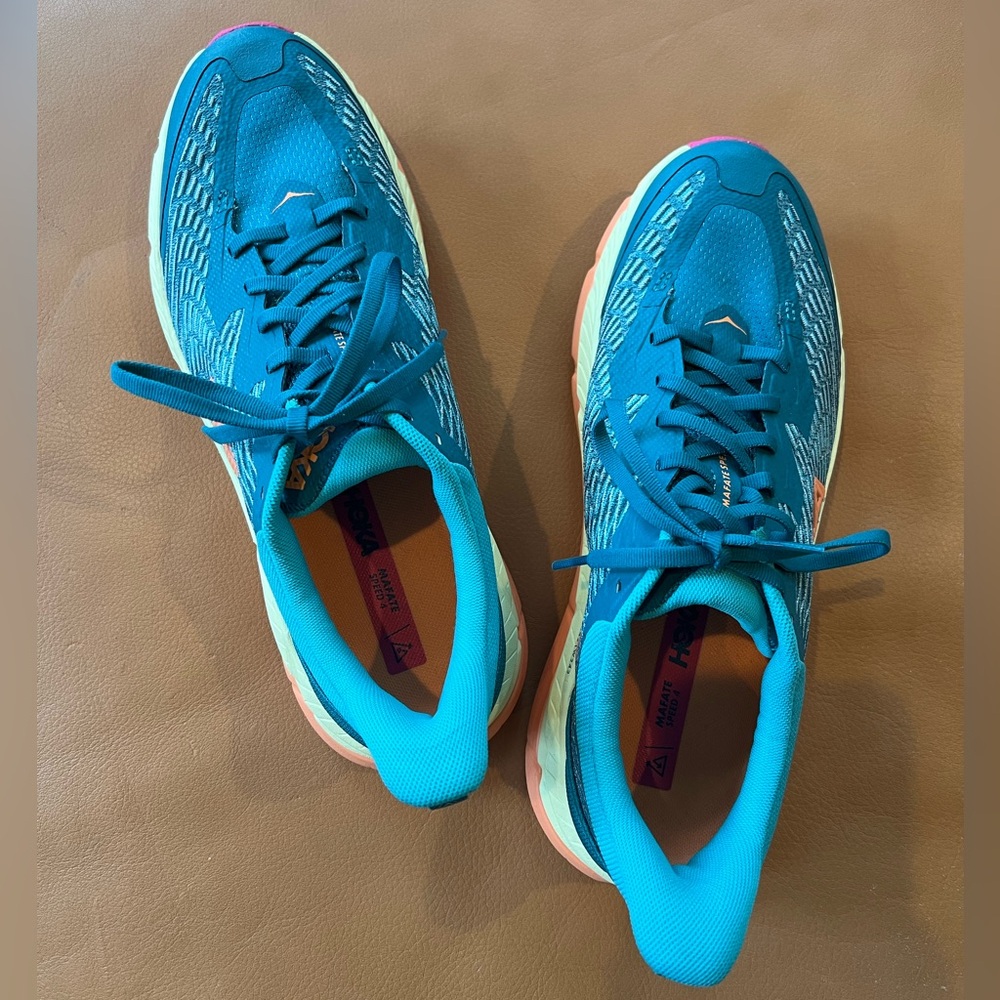 Hoka profly women’s running shoes with Vibram technology, size 11. - Picture 2 of 3